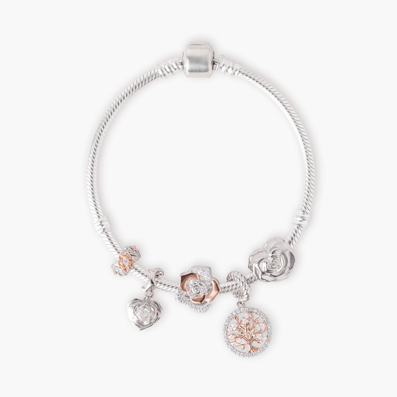 Armband mit Charms Set ROSÉ BLOOM aus 925 Sterling-Silber, Flatlay – Charmerie
