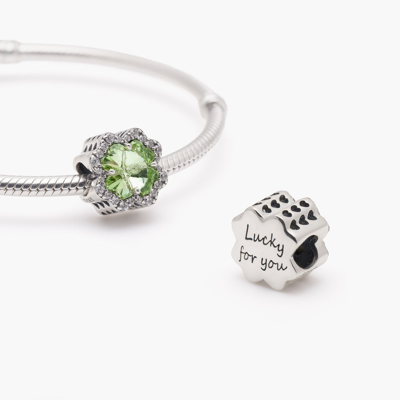 Grüner Kleeblatt Charm – Irischer Glücksbringer