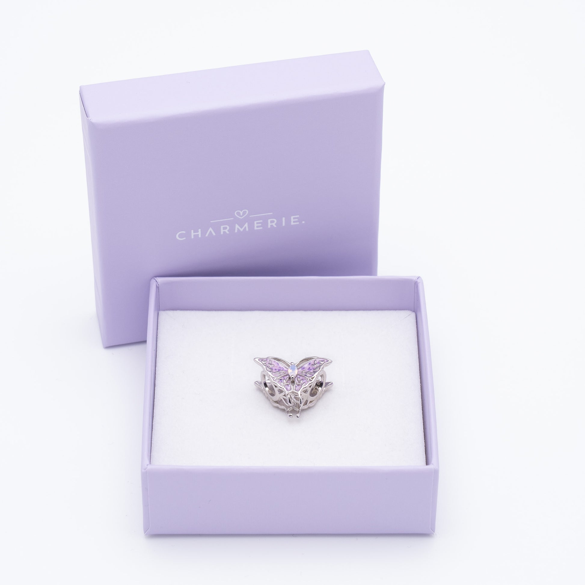 Lila Schmetterling Charm mit Opaleffektstein aus 925 Sterling-Silber in Charmerie Geschenkbox